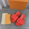 Flat Slipper Designer Men Kvinnor Sandaler Luxury Shoes Pool Pillow Slide Slippers mjuk komfort präglade mulor Copper Summer Fashion Slides Beach Lätt att slippa tofflor