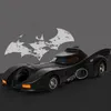 Diecast Model car 1 18 Diecast Toy Vehicle Simulation 1989 Batmobile Alloy Car Model Sound And Light Metal Pull Back car Toys Kids Boys Gift 230827