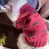 犬のアパレルチェリーセーター犬服服のペット犬の服のための甘い編み小さい衣装フレンチブルドッグ秋の赤い女の子マスコタ230828
