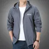 Chaquetas para hombres Chaqueta delgada Hombres Verano Al aire libre Secado rápido Chaqueta protectora solar Hombres Mujeres Ropa de abrigo con capucha Cazadora deportiva Chaquetas ultraligeras 230828