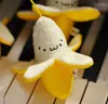 Klasynie 100pcs/Lot Mini bananowa klęcznik Pluszowy klawisze łańcuch darowizny String Dollowa zabawka na bukiet ślubny