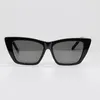 Sıcak Bayanlar Tasarımcı Güneş Gözlüğü Kadınlar için Kadın Güneş Gözlüğü Moda Lady 119 Kelebek Tasarım Mektubu ile Geniş Bacaklar UV400 Retro Eyewear Funky Rock Güneş Gözlükler