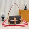 Роскошные дизайнерские сумки сумочки женщины мини -кросс -кусочки кошельки модные сумочки цветочные паттерные сумки для плеча дамы сумки для пакеты телефона дизайнер пакет на плече
