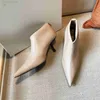 ряд обуви Boot Designer Коко Роми Сапоги Женская мода Кожаные ботильоны на каблуке Ботильоны из коровьей кожи с острым носком Bootie Bvgtfr