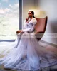 Abiti sexy urbani Abiti da sposa bianchi per matrimonio Abiti da sposa africani con spalle scoperte Maniche lunghe Pieghe divise laterali Abiti in tulle 230828