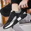 Chaussures de robe Blanc Casual Sport Mode Hommes Courir Respirant Baskets Portable Caoutchouc Mâle Jogging Chaussure De Sport Hombr 230826