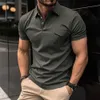 Nouveaux hommes solide mince ajustement à manches courtes polos avec poches pour hommes mode col de chemise hommes HKD230825