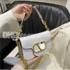 Frauen Leder Handtaschen Mode Kette Luxus Designer Brief Metall Dekoration Kupplung Mädchen Handtasche Doppel Schulter Riemen Taschen G2308286BF