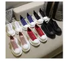 Zapatos planos de suela gruesa para mujer Nuevos pequeños zapatos blancos Diseñador de lujo Zapatos deportivos de cuero para hombre Botas casuales para mujeres para niños niñas Zapatos con caja