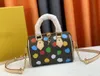 M46653 Äkta läderdirigeryayoi Kusama Bag Womens Bag BB Handväskor Lady Purse målade prickar petit sac plat axel snabba väskor