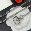 Designer Gold Silver Pendant Halsband för kvinnor Män Luxurys Designers Diamond Necklace Mens Choker Fashion Charm Jewelry 2308286Z