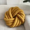 Kussen Premium Scandinavische stijl Ronde fluwelen balknoop Effen kleur Babyrust Slaappoppen Gevuld Kind Volwassen Slaapkamer Decor