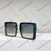 Lunettes de soleil de la famille Xiao Xiang Nouveau Tiktok en ligne de Xiaoxiangjia Rouge même boîte lettre grandes Lunettes de soleil Femme polyvalentes tendance 7056 1KHBCEBDO