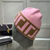Kvinnor män stickad hatt beanie cap designer skalle caps klassiska bokstav vinter hattar 6 färger valfritt