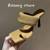 Kledingschoenen 2023 zomerband sandalen met gespleten teen vrouw dunne hoge hakken geweven pantoffels dames echt leer