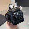 2023-ny designer kvinnor mini fåfänga med kedjekosmetisk väska hennes stam axelväskor dam makeup fodral crossbody rem handväska