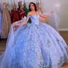 Sky Blue Sweetheart Quinceanera 드레스 볼 가운 아플리케 구슬과 케이프 멍청이 Para Quinceanera 2024 Brithday Party 가운