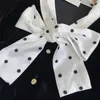 23 Summer Women TEE Designer Designer z kryształowymi przyciskami Koszule Designer Start High End Marka Casual Polka Bow Krótkie T-shirty Koszulki Owewearne Bluzka