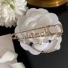 20style Luxury Women Designer Brand Letter Brooches 18K Gold Plated Crystal Rhinestone Jewelry Brass Brooch Pearl Pin Marry Wedding Party Gift Accessorie
