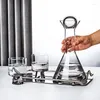 Bottiglie d'acqua Casa Nordic Light Luxury Bollitore freddo Vino Bottiglia di latte Whisky Decanter in vetro rosso Vassoio Set Party El Restaurant Utensili