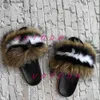 Nouvelles chariots d'été Slippers Femme Fluffy Fox Ratcoon Fur Slides femelles Femelles à l'extérieur Flip Flops Ladies Slip on Flat Shoes T230828 28CEC RY