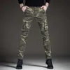 Mens Light Luxury Camouflage Outdoors Sports Jeans Multi-Pocket Wear-Proof Slim Fit Cargo Pants Army Fansカジュアルパンツ。 HKD230829