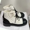 Martin Ankle Boots 디자이너 부츠 품질 나이트 부츠 플랫 레이스 업 신발 조절 가능한 지퍼 오프닝 오토바이 부츠 여자 고급 디자이너 신발 333