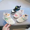 Çocuk Spor Ayakkabı 2023 İlkbahar ve Sonbahar Yeni Çocuk Spor Ayakkabıları Moda Yüksek Top kaymaz kızlar spor ayakkabıları erkekler rahat ayakkabılar yumuşak çözülmüş bebek yürüyüş ayakkabıları