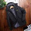 Giubbotti da uomo Plus Size 2023 Giacca invernale calda con cappuccio da uomo Casual Velluto spesso Parka Cappotto in pile Outwear Antivento Impermeabile militare