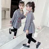 Jackets Girls England Style Plaid Coat Spring Fall 2023 Children's Mid-Long Fitted Waist Windbreaker Clothes Kids Casual Trench