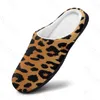 Zapatillas Patrón de piel con estampado de leopardo animal (1) Sandalias Felpa Casual Mantener zapatos calientes Térmicos para hombre Zapatilla para mujer MustCottonHome Outdoo