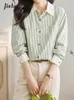 Kvinnors blusar Autumn Stripe Slim Women Shirt Casual Loose French Chicly Woman Street Green Chiffon Långärmad topp kvinna