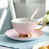 Tazas Taza de café y plato de porcelana creativa británica, porcelana nórdica, taza de té de leche para desayuno de cerámica europea para el hogar 230829