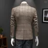 Abiti da uomo 2023 Primavera Colorblock Plaid Khaki Blazer Uomo Slim Casual Uomo Blazer Matrimonio Business Party Abbigliamento Cappotti 5XL