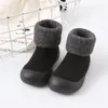 Premiers marcheurs 2 paires/lot automne hiver cachemire infantile enfant en bas âge chaussures bébé Plus velours chaud doux bas plancher enfants chaussettes