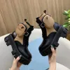Tasarımcı Bot Monolith Loafer Shoes Martin Askeri Marka Ayakkabı Yarım ayak bileği Bag En Kaliteli Kadın Mans Mans Manslar Savaş Leathe Boot Knight