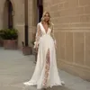 Robes sexy urbaines de mariage col en V profond manches longues robes de mariée dos nu Appliques une ligne balayage train en mousseline de soie 2023 230828