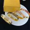 Designer Bracelet for Women Gold Bracelets Men Lock Bangles Designers Jewelry Letterf Cuff Fashion Accessories Gift with Box