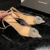 Сандалии прозрачные женщины из ПВХ заостренные пальцы на ногах с прозрачными хрустальными застежками высокого каблука шпильки Сексуальные насосы Slingback 2023 Летние обувь обнаженная