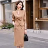 Tvådelt kläddamer passar kvinnlig 2023 Fashion Western Style Age-reducerande fritid Kort kjol Ockupation Kvinnor Peice Set