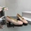 2023 여름 가을 New Pearl Thick Heel Square 헤드 메리 제인 여자 싱글 슈 드레스 신발 사랑 다이아몬드 얼굴 디자인