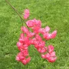 Fiori artificiali di fiori di ciliegio Simulazione di stelo lungo Rami di Sakura Fiore per la decorazione domestica della festa nuziale 829