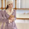 Miscele da donna 2023 Autunno e inverno Edizione coreana Cappotto di lana viola di fascia alta di media lunghezza Hepburn Fit Style Women 230829