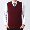 Herrtröjor Mrmt varumärke Vest Pure Color Wool Men Sweater Warm Pullover For Man V Collar Man 230828