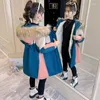 Вниз пальто 2023 Дети Зимняя хлопчатобумажная куртка мода Девушка Детская одежда Толстая парка искусственный мех снежный шнурный шнур