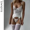 femme de soutien-gorge en forme de blanc