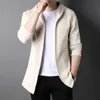 Giacche da uomo di fascia alta designer di marca moda casual colletto alla coreana giacche con cerniera stile coreano per uomo cappotti con cappuccio tinta unita vestiti da uomo 230828