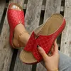 Chinelos femininos cunhas verão flip flops apartamentos sapatos 2023 sandálias moda andando vestido casual estilingue slides