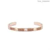 Designer für Damen, klassische Marke, Roségold-Armbänder, Öffnungen mit Diamanten, Modeschmuck, neuer Stil, personalisierbar