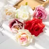 Couronnes de fleurs décoratives 100 pièces 10CM, vente en gros de fleurs artificielles pour scrapbooking, décoration de noël, maison, jardin de mariage, arc de roses, fausse tête en soie, boîte à bonbons 230828